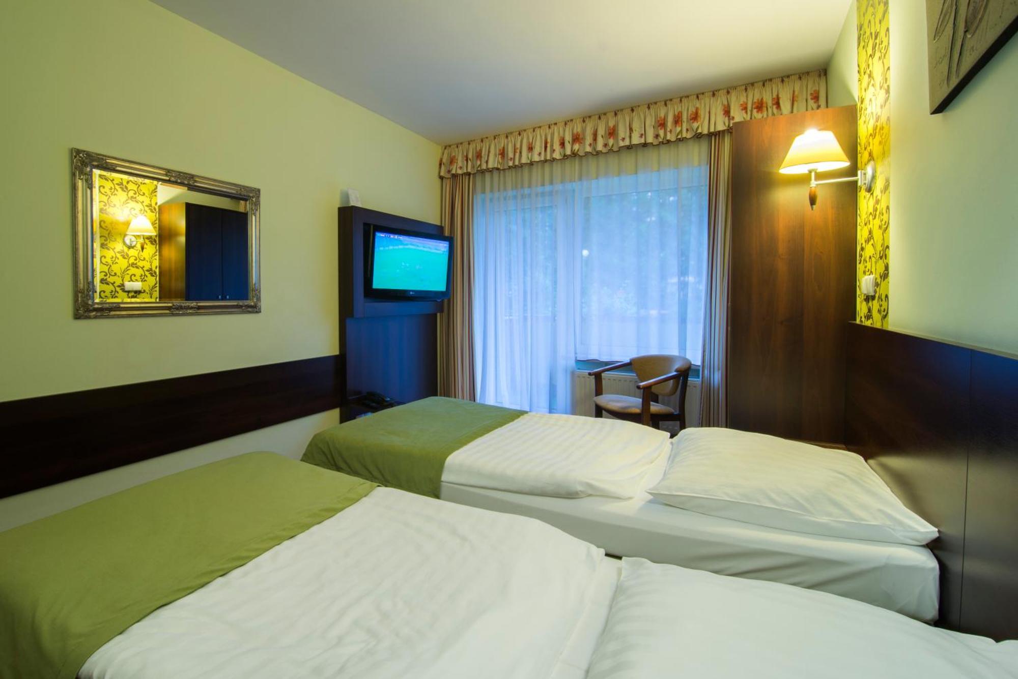 شكلارسكا بوريبا Hotel Pod Szrenica المظهر الخارجي الصورة