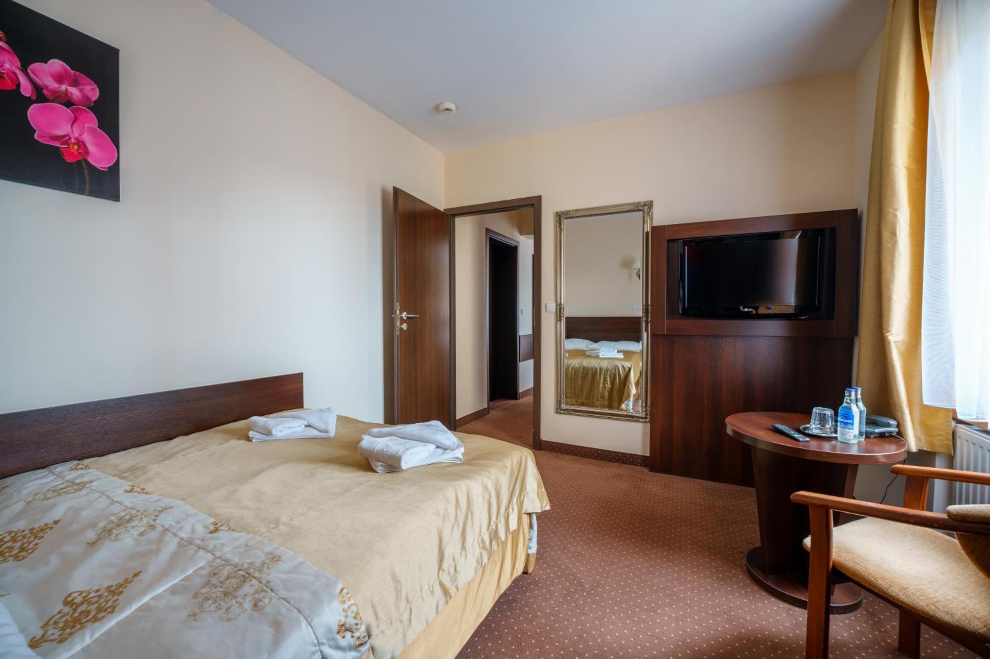 شكلارسكا بوريبا Hotel Pod Szrenica المظهر الخارجي الصورة
